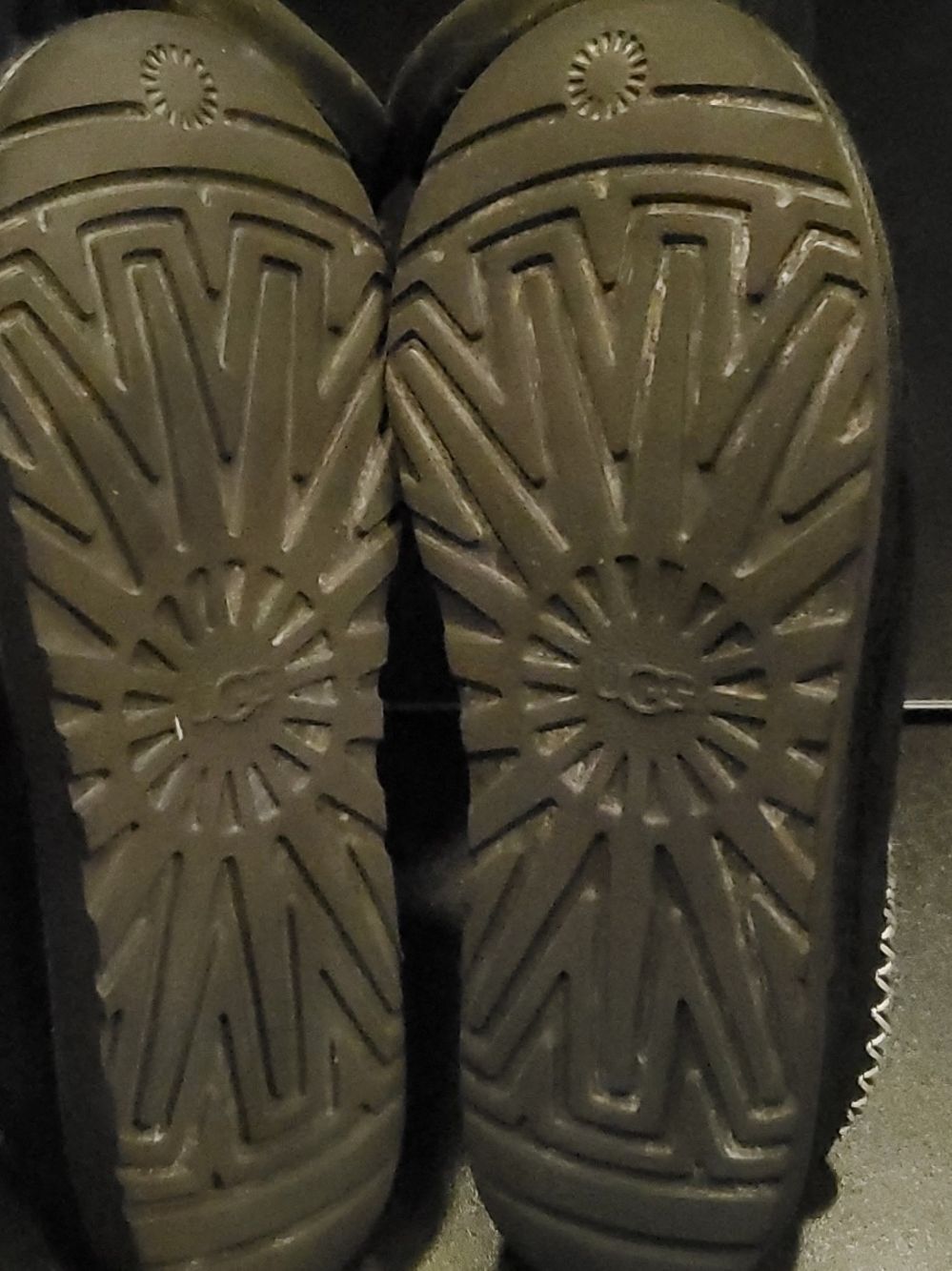 UGG Tasman Slippers Black Size 7 - Picture 8 of 8